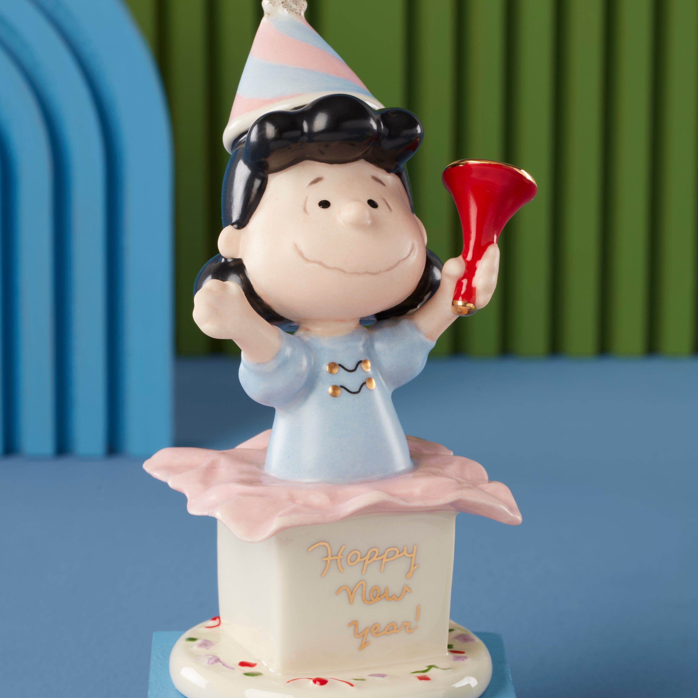 Lenox Westmore Happy New Year Charlie Brown 5-Piece Figurine Set - Image 7