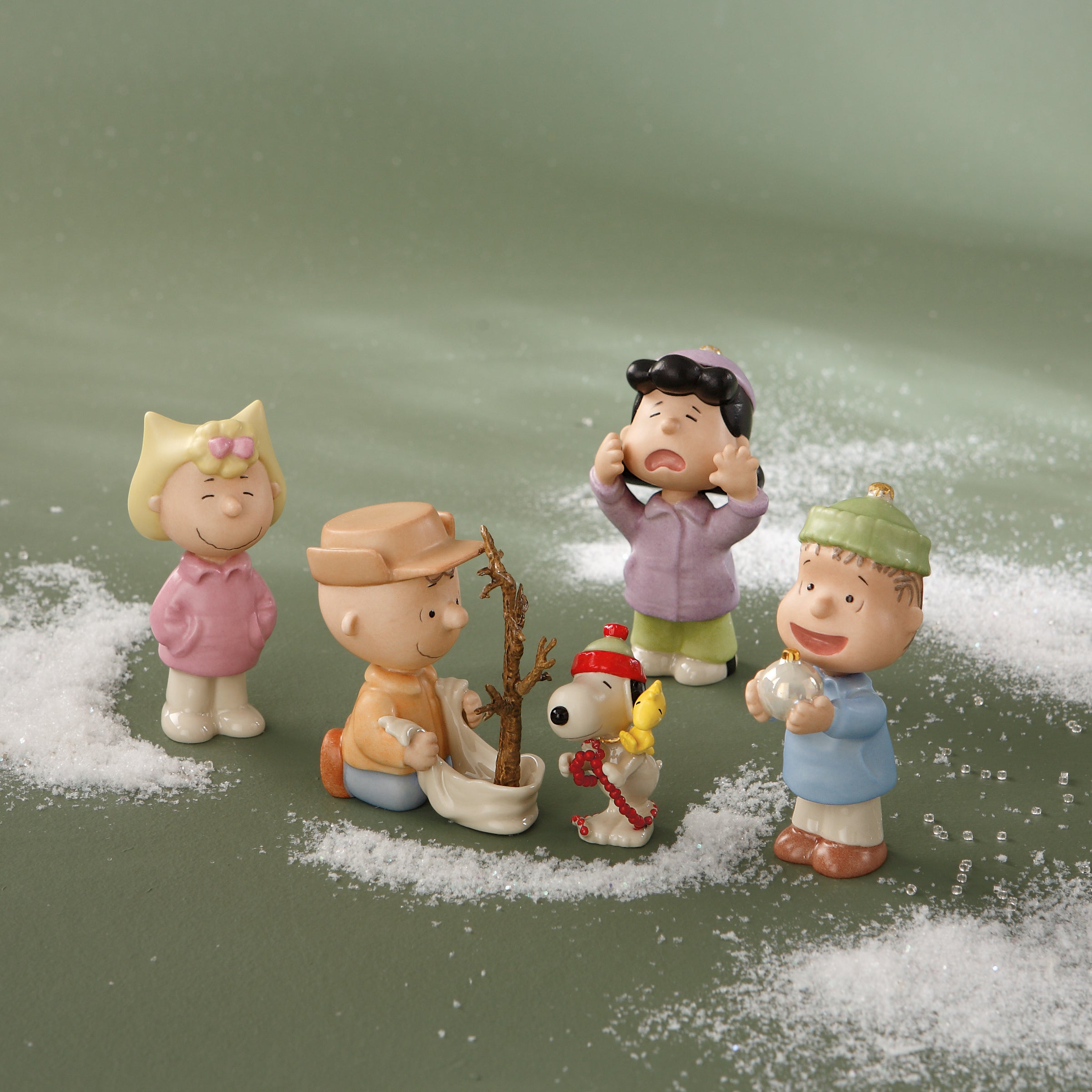Lenox Westmore Peanuts A Charlie Brown Christmas 5-Piece Figurine Set - Image 3