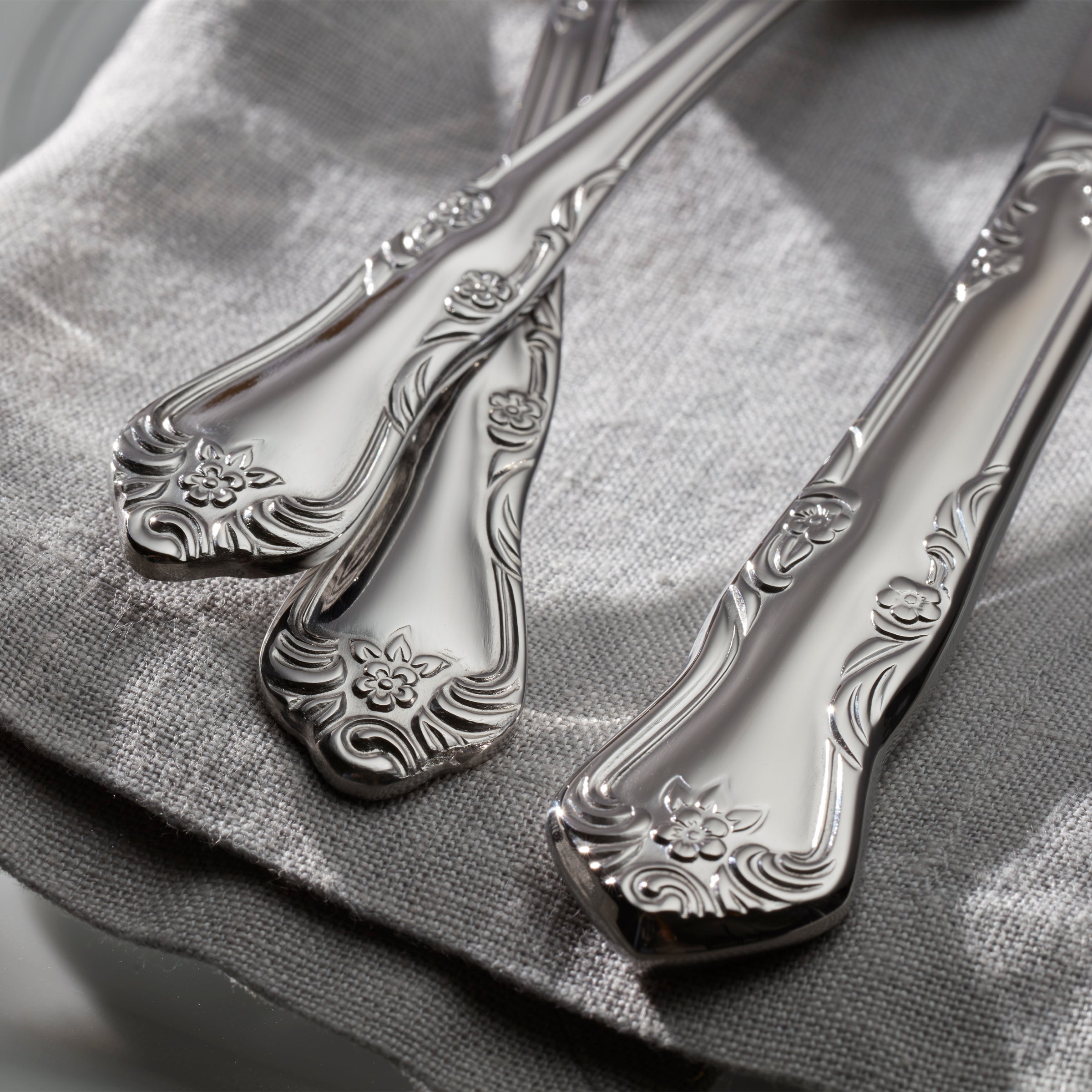 Lenox Westmore Azalea 20-Piece Flatware Set - Image 4