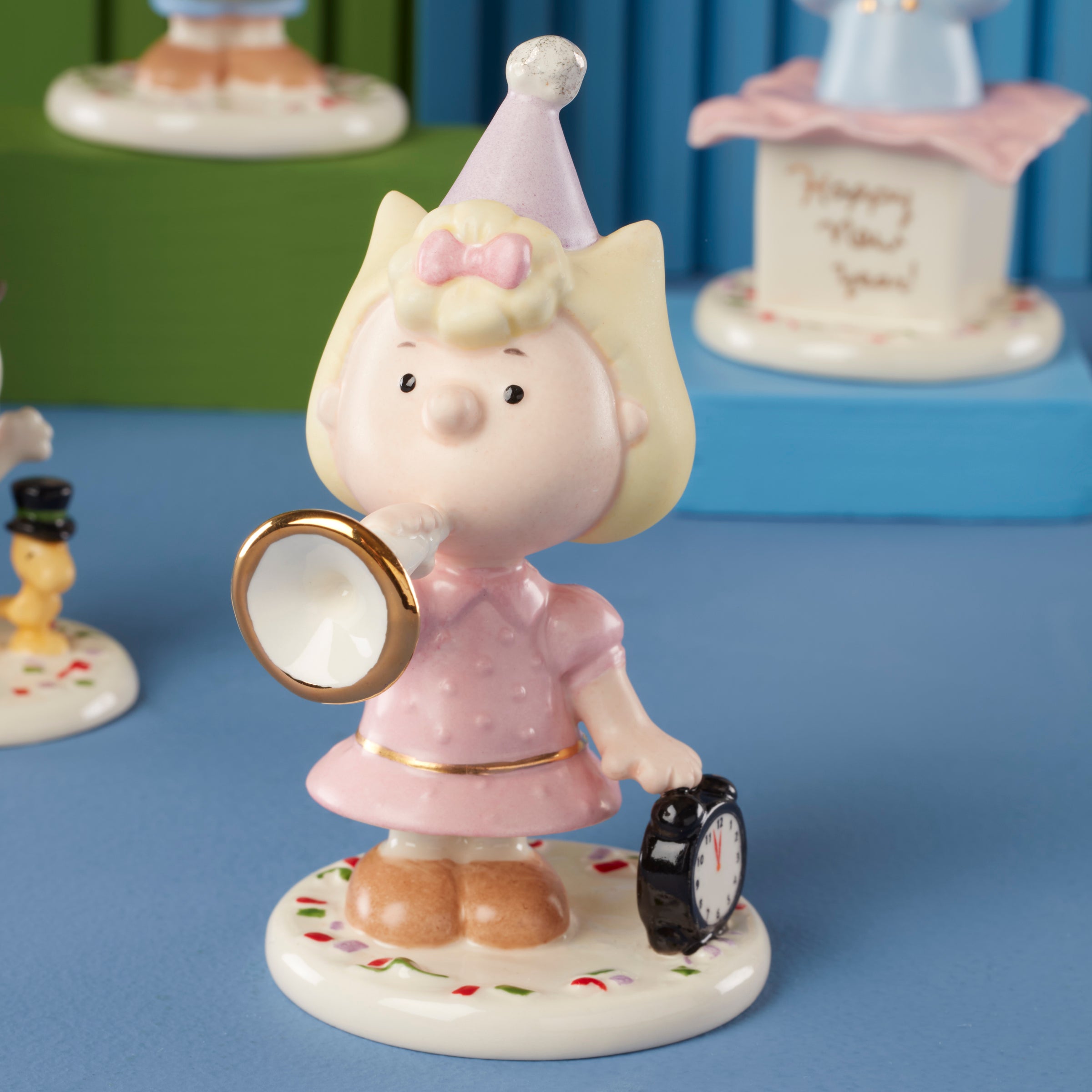 Lenox Westmore Happy New Year Charlie Brown 5-Piece Figurine Set - Image 4