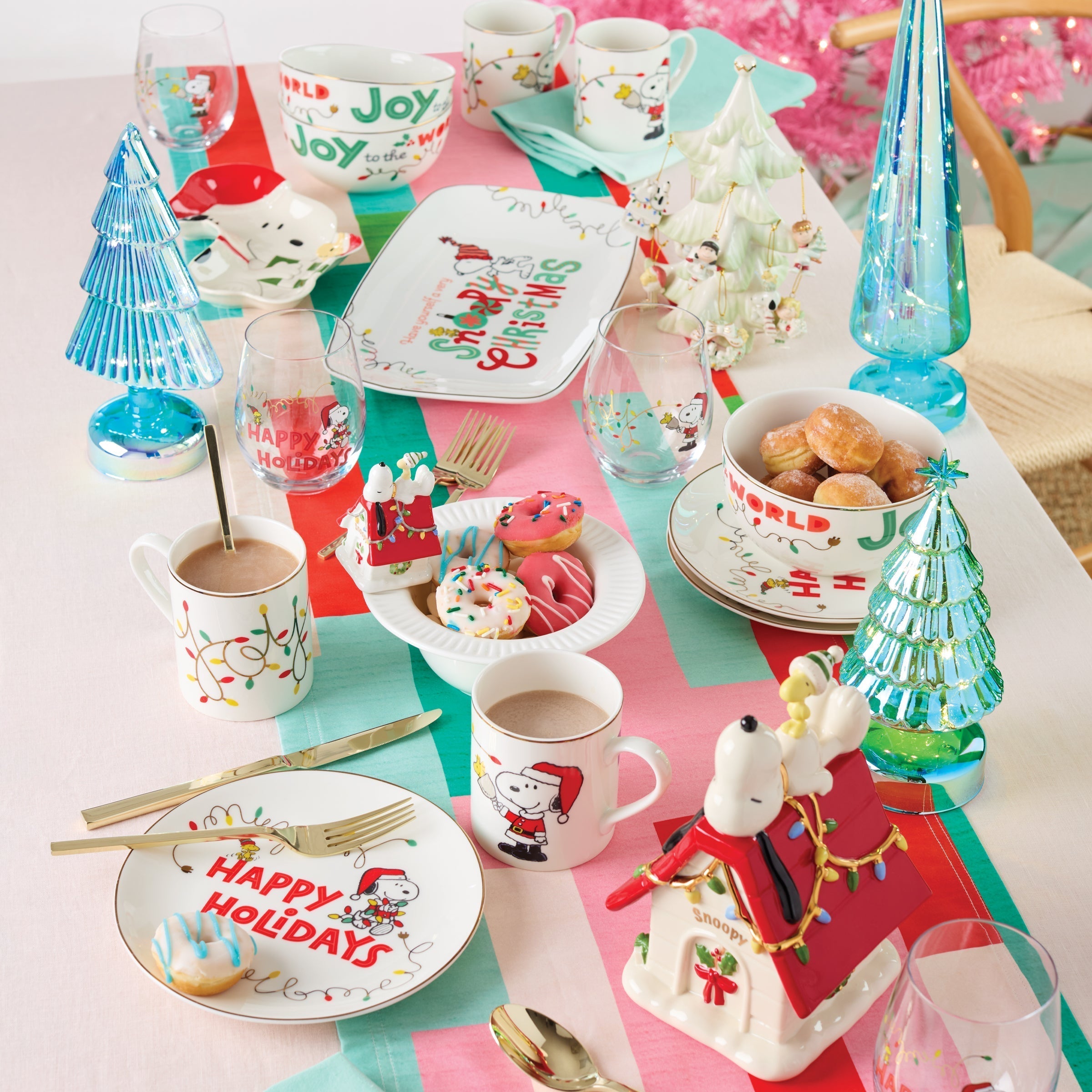 Lenox Westmore Snoopy Christmas 12-Piece Dessert Set - Image 2