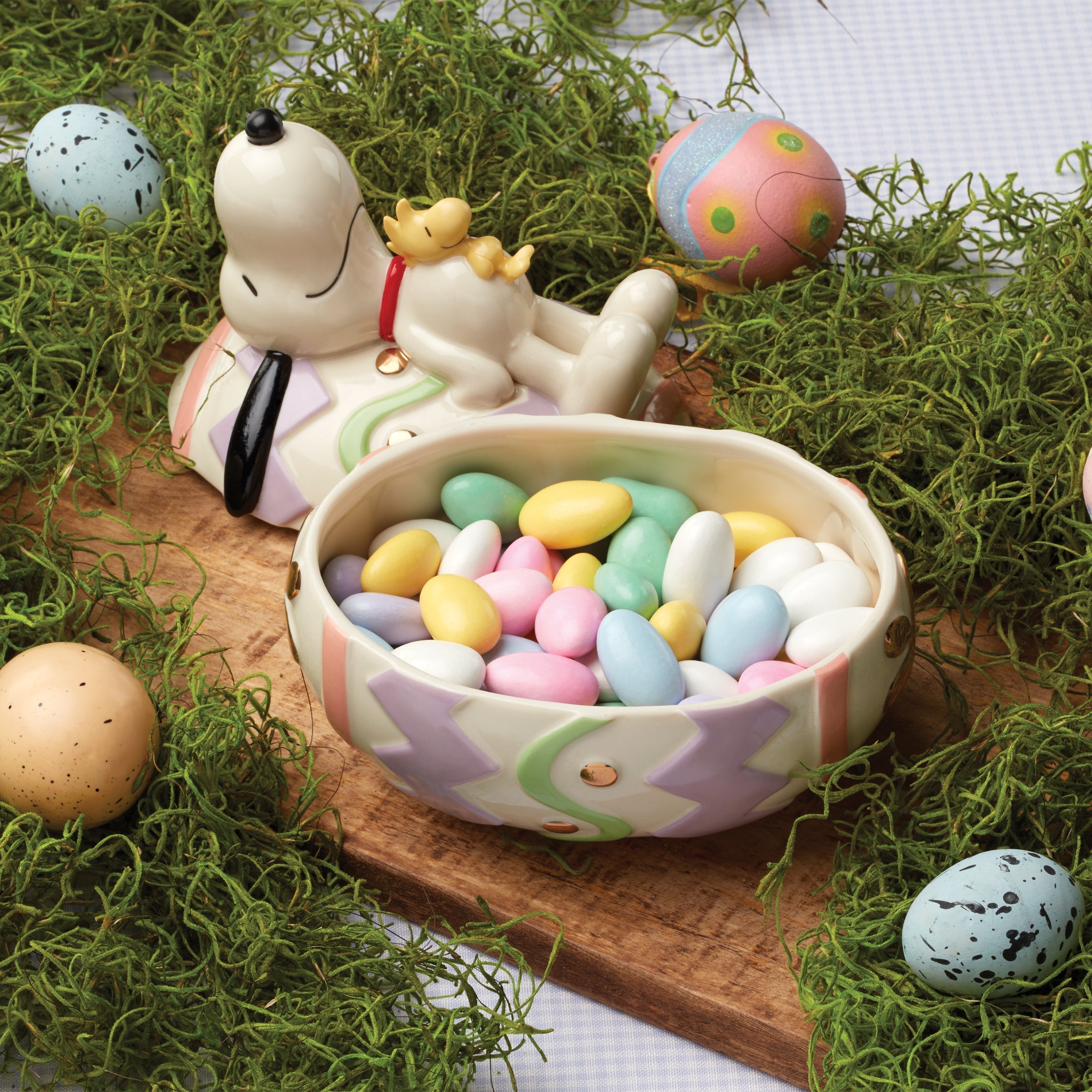 Lenox Westmore Snoopy Easter Covered Candy Dish - Image 4